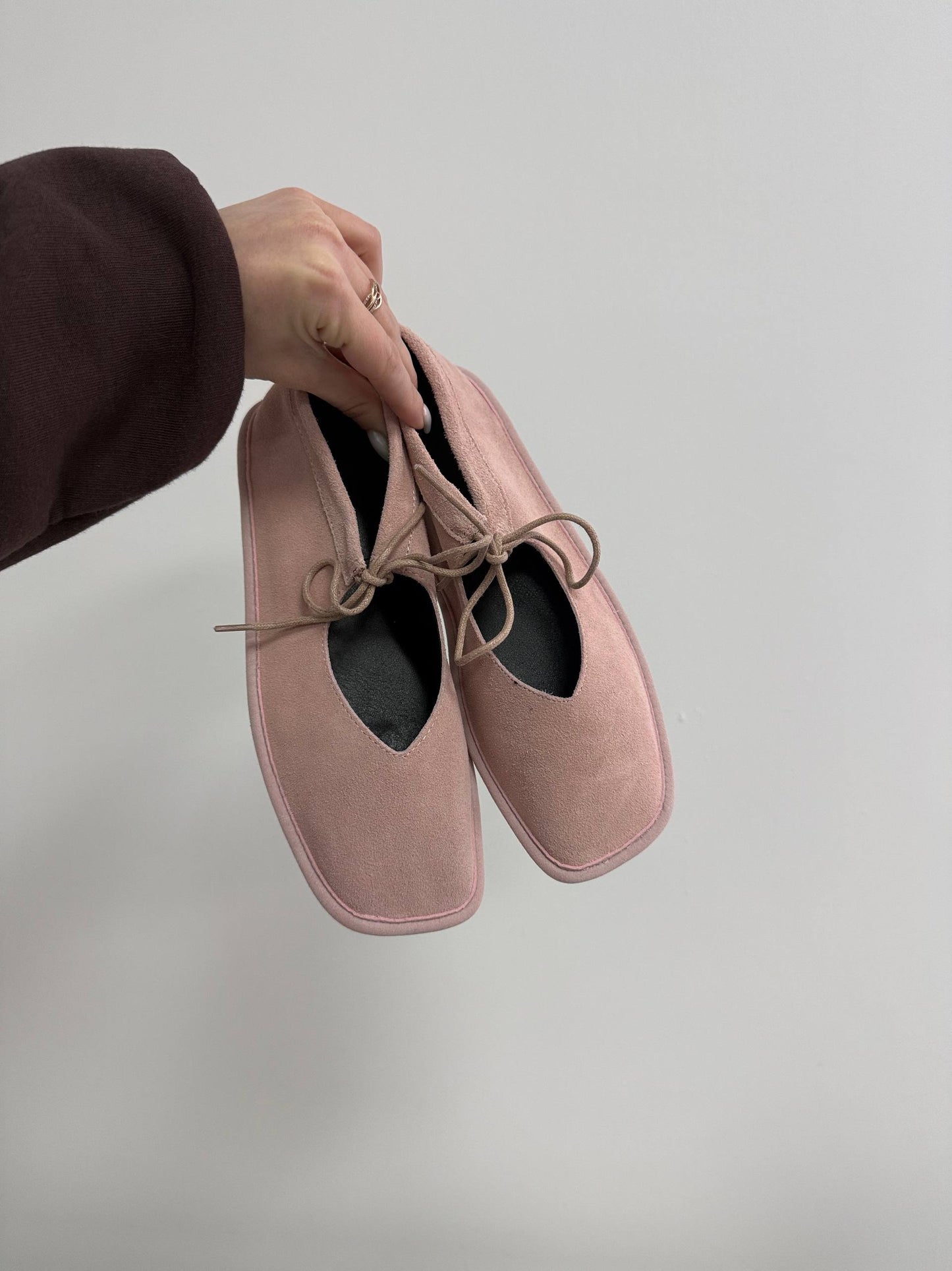 Балетки на зав'язках з анатомічно-розширеним носиком, пастельно-рожевий