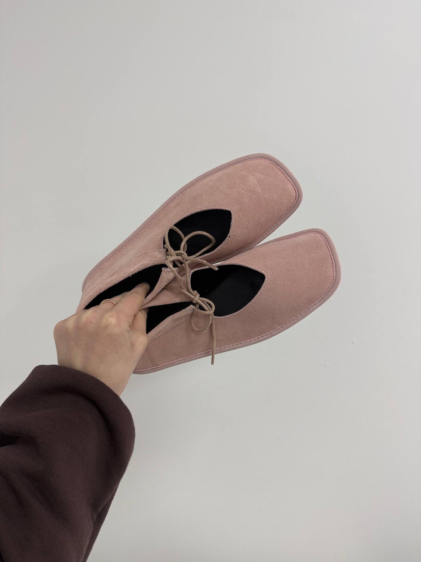 Балетки на зав'язках з анатомічно-розширеним носиком, пастельно-рожевий